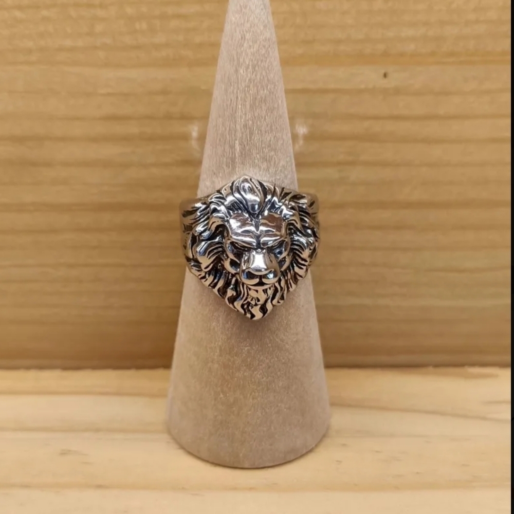 Lion's Head Ring